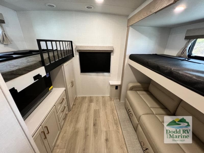 New 2027 Forest River ROCKWOOD SIGNATURE 8336BH - photo - 14