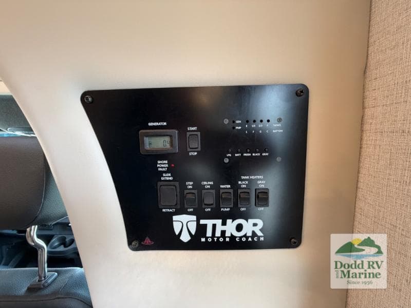 New 2026 Thor Motor Coach FOUR WINDS 24LT - photo - 33