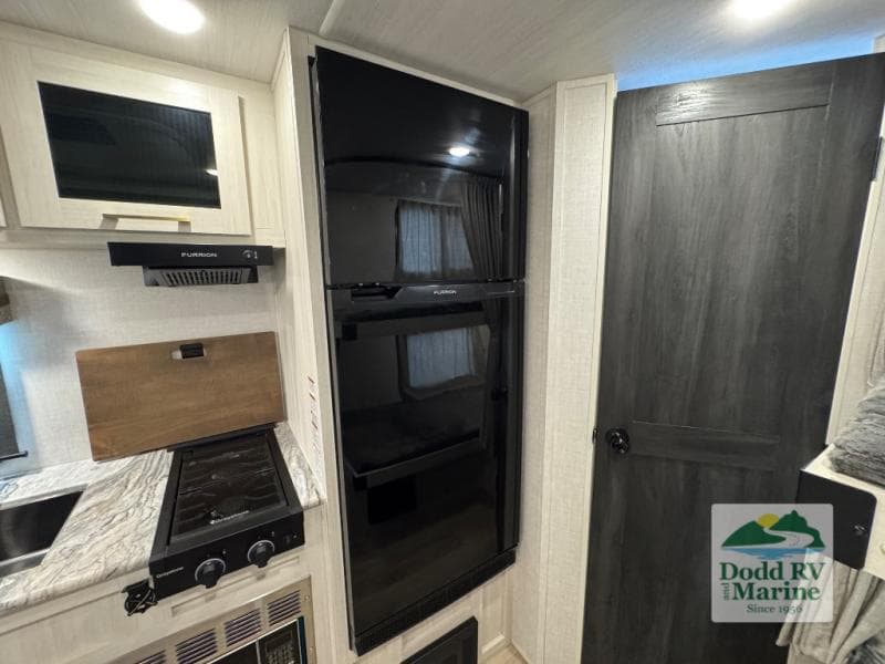 Pre-Owned 2024 Forest River SURVEYOR LEGEND 19BHLE - photo - 11