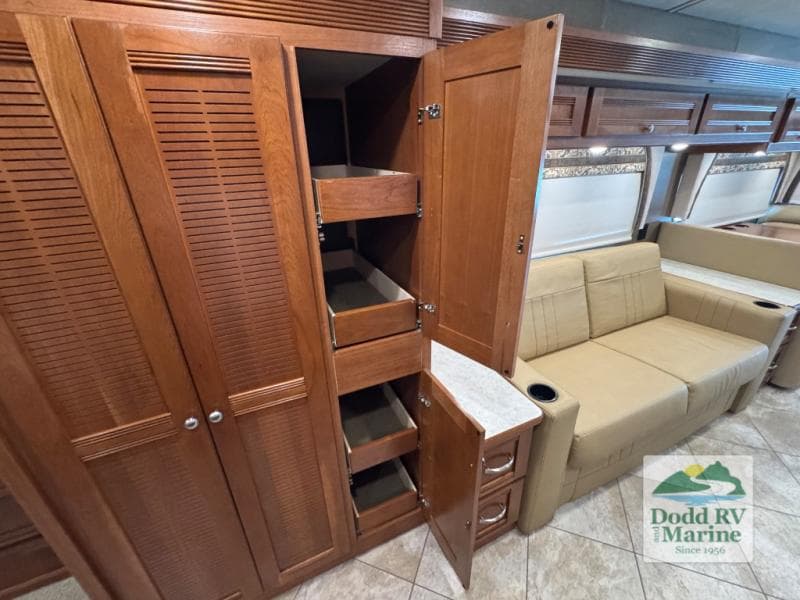 Pre-Owned 2018 Winnebago FORZA 38F - photo - 14