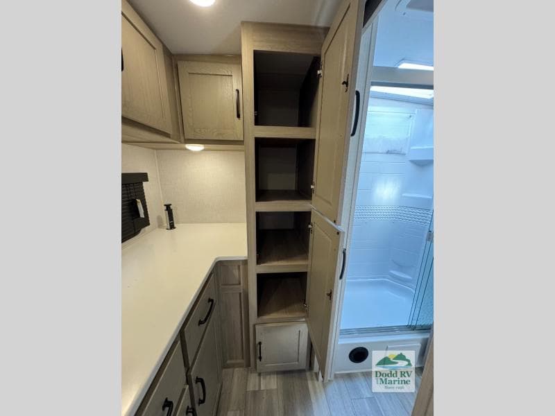 Pre-Owned 2024 Forest River ROCKWOOD 2517S - photo - 12