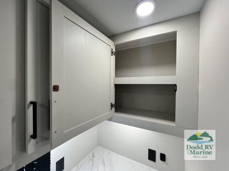 New 2027 Grand Design MOMENTUM MAV 27MAV - photo - 9