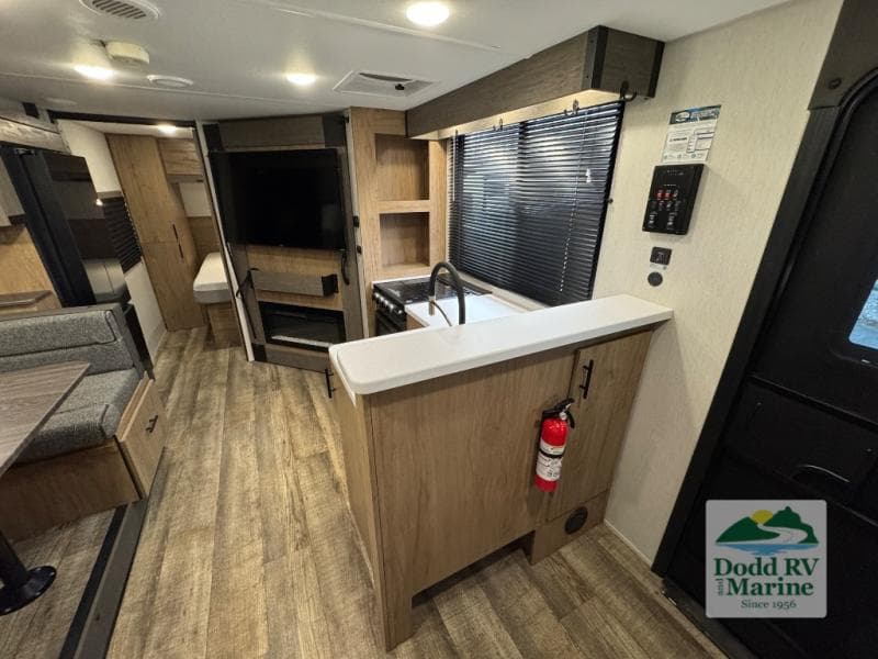 Pre-Owned 2024 Forest River CAMPSITE RESERVE 23LM - photo - 5