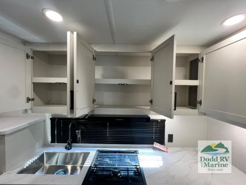 New 2027 Grand Design MOMENTUM MAV 27MAV - photo - 11
