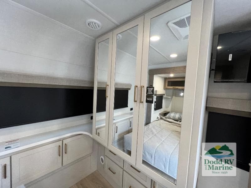 New 2027 Forest River ROCKWOOD SIGNATURE 8336BH - photo - 50