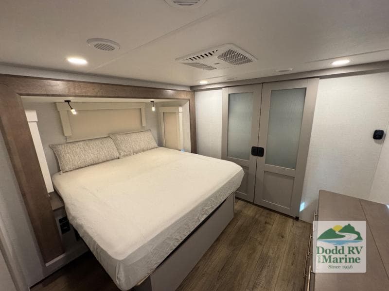 Pre-Owned 2025 Alliance PARADIGM 310RL - photo - 22