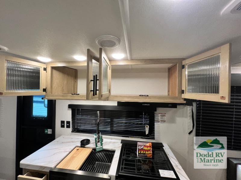 New 2027 Forest River CHEROKEE GREY WOLF 20RDSE - photo - 9
