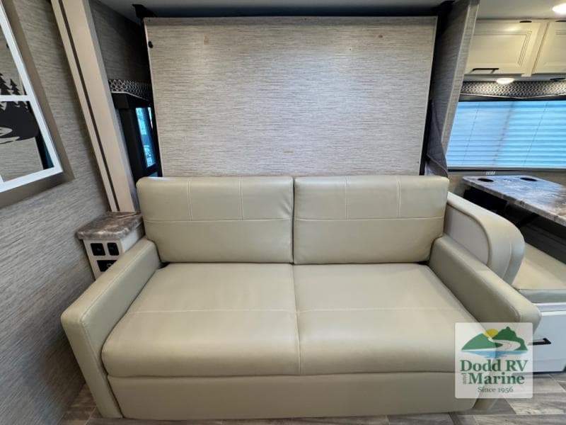 Pre-Owned 2023 Thor Motor Coach FOUR WINDS 25M - photo - 14