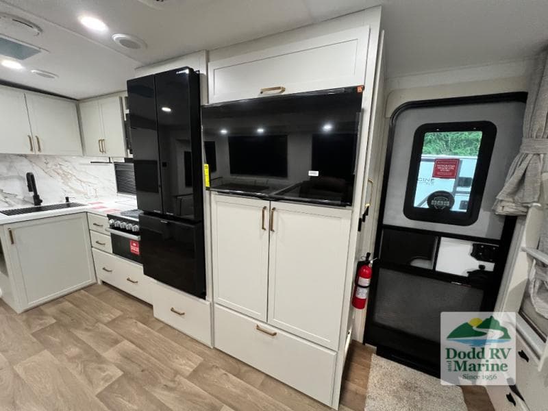 New 2027 Grand Design IMAGINE 2800BH - photo - 17