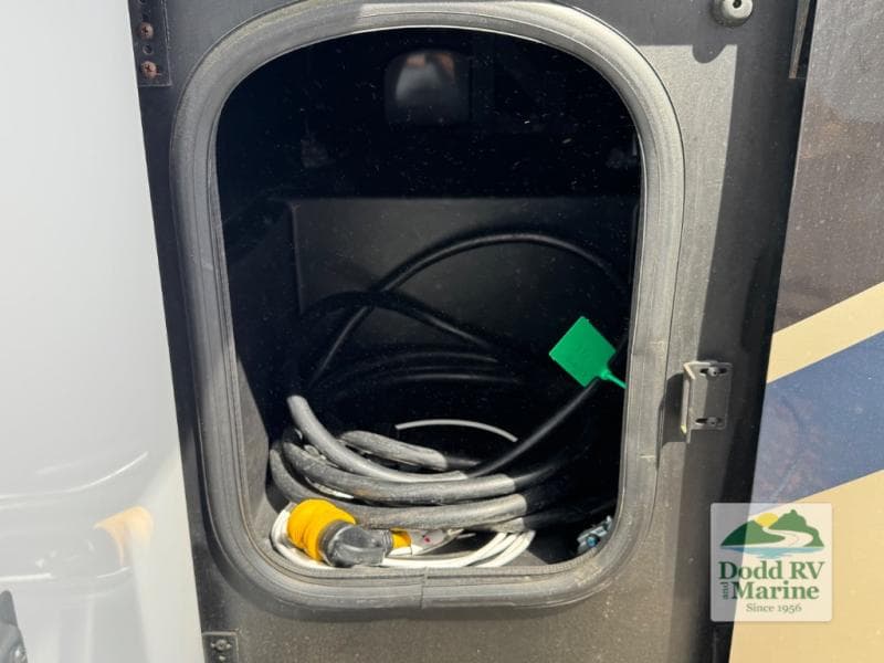 Pre-Owned 2019 Thor Motor Coach Challenger 37FH - photo - 65