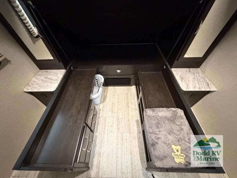 Pre-Owned 2021 Coachmen Spirit 2963BH - photo - 23