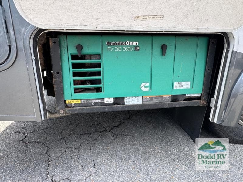 Pre-Owned 2017 Forest River FORESTER 2401R - photo - 27