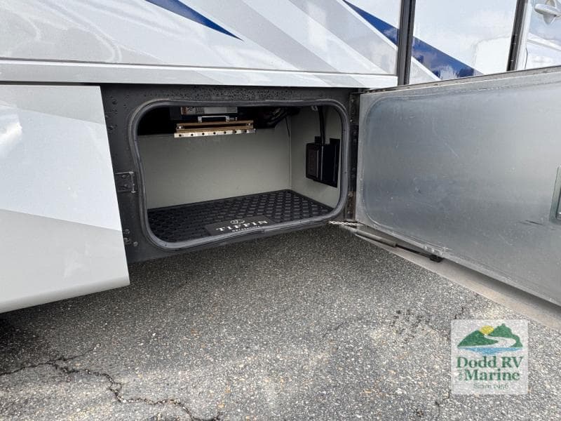 Pre-Owned 2019 Tiffin Wayfarer 24TW - photo - 31