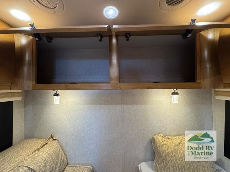 Pre-Owned 2019 Tiffin Wayfarer 24TW - photo - 27