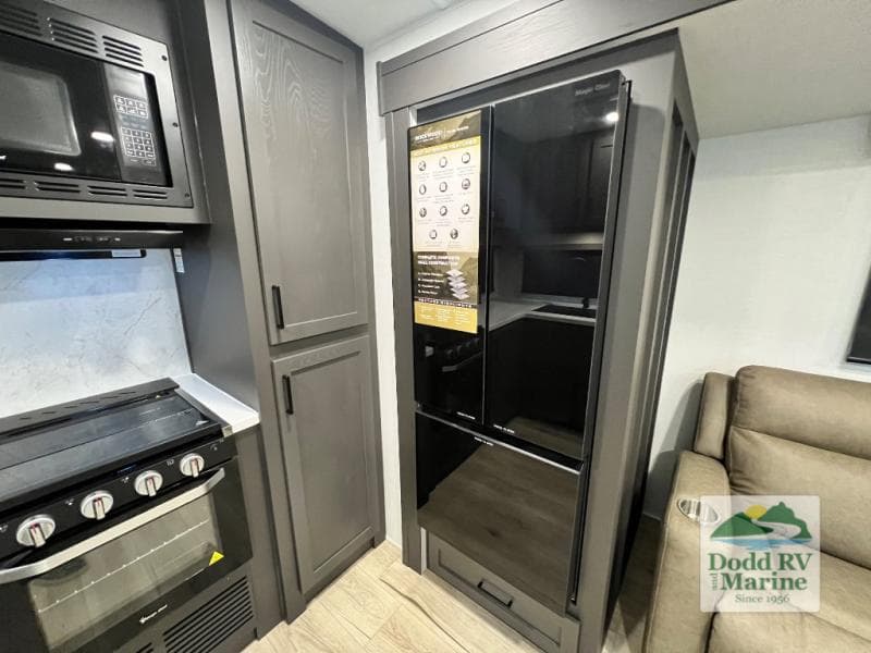 New 2027 Forest River ROCKWOOD ULTRA LITE 2711RK - photo - 9
