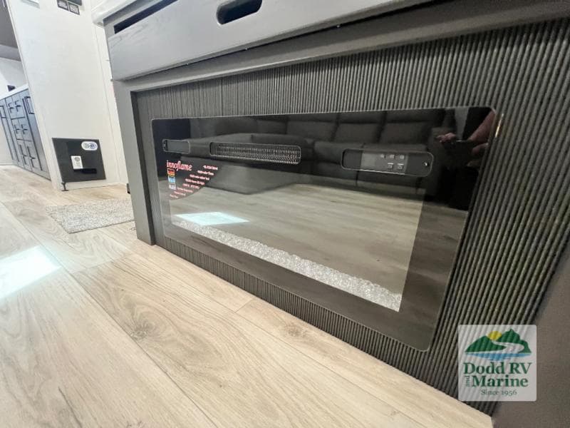 New 2027 Forest River ROCKWOOD ULTRA LITE 2711RK - photo - 23