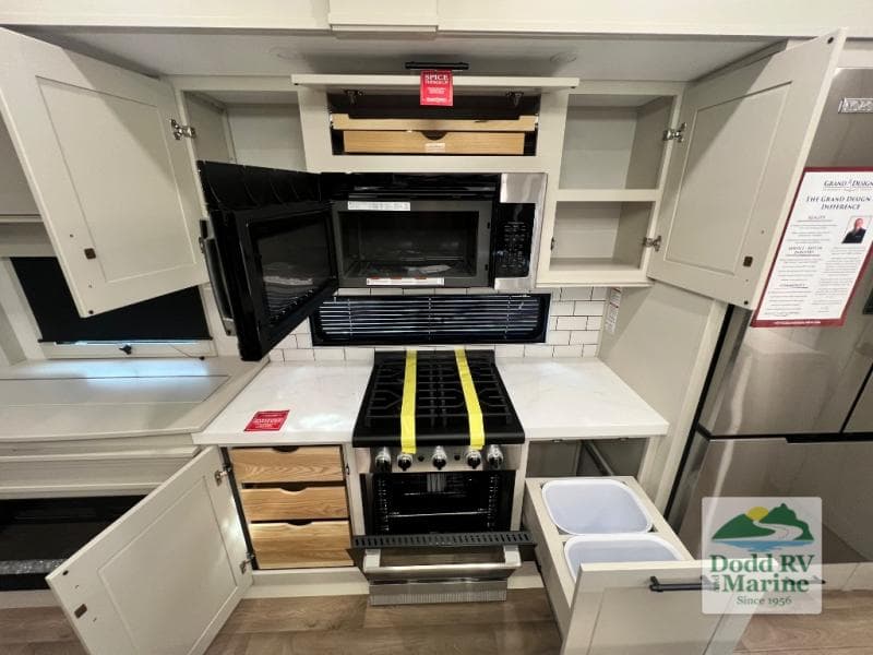 New 2026 Grand Design SOLITUDE 310GK - photo - 9