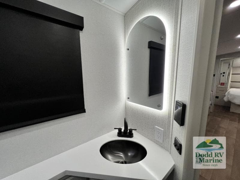 New 2027 Grand Design IMAGINE 2800BH - photo - 15