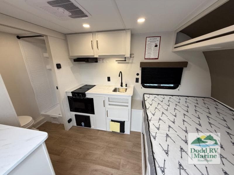 New 2027 Grand Design TRANSCEND LITE 121RBL - photo - 7