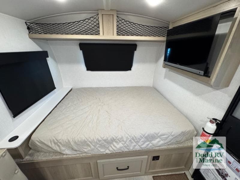 Pre-Owned 2025 Forest River ROCKWOOD GEO PRO 20BH - photo - 23