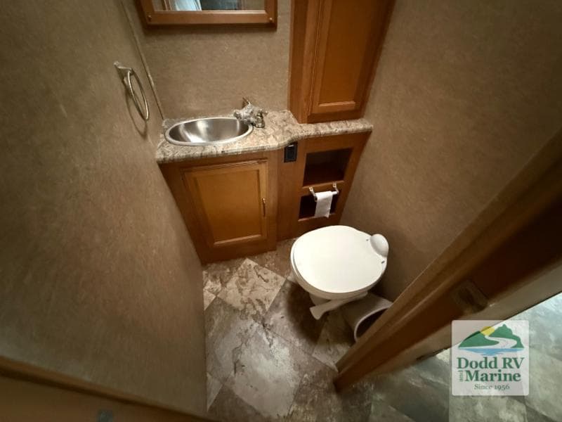 Pre-Owned 2015 Forest River Mirada 35BH - photo - 14