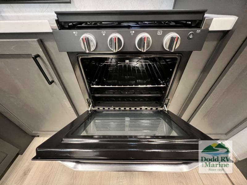 New 2027 Forest River ROCKWOOD ULTRA LITE 2711RK - photo - 16