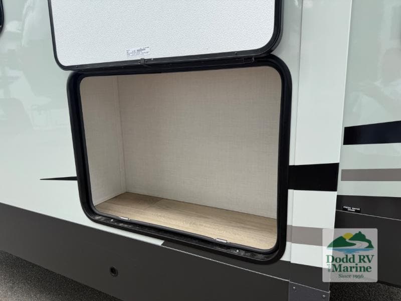 New 2027 Forest River ROCKWOOD SIGNATURE 401SFB - photo - 65