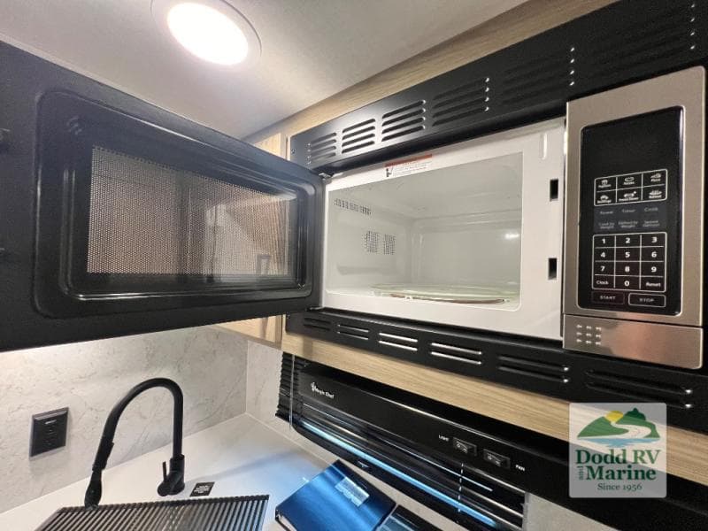 New 2027 Forest River ROCKWOOD ULTRA LITE 2606WS - photo - 20