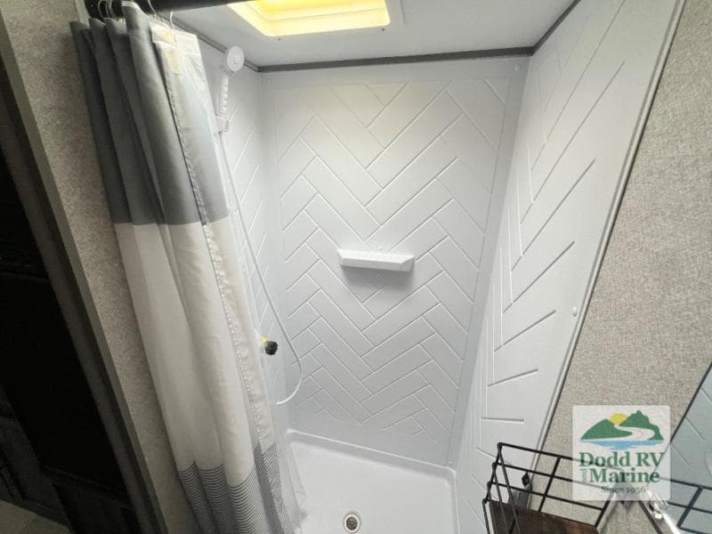 Pre-Owned 2021 Forest River WILDWOOD 177BHX - photo - 14