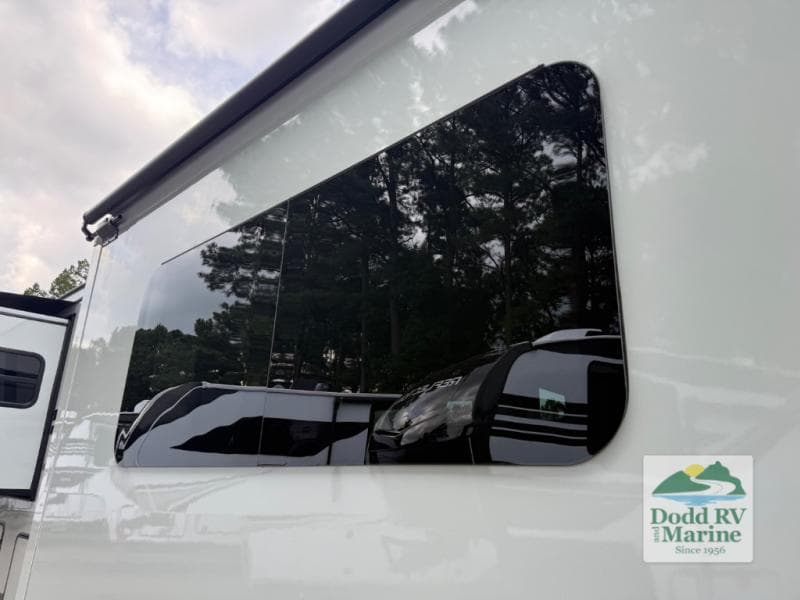 New 2027 Forest River ROCKWOOD SIGNATURE 404SRK - photo - 12
