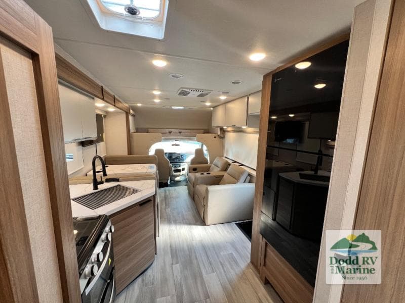 New 2027 Thor Motor Coach FOUR WINDS 31E - photo - 5