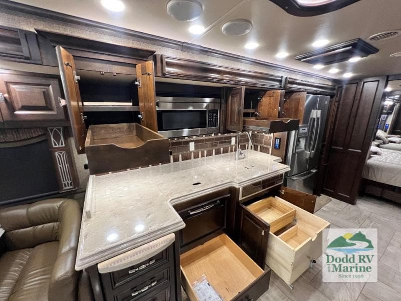 Pre-Owned 2017 Tiffin ALLEGRO BUS 37AP - photo - 23