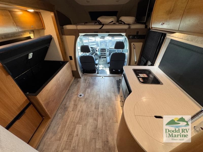 Pre-Owned 2019 Tiffin Wayfarer 24TW - photo - 30