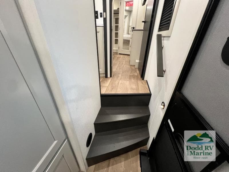New 2027 Grand Design SOLITUDE INFLUENCE 3904BH - photo - 49