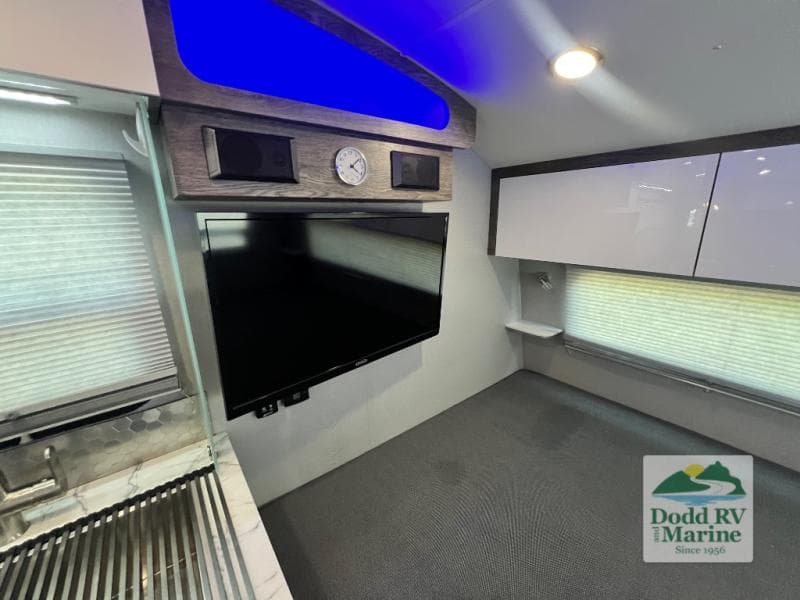 Pre-Owned 2020 Intech SOL HORIZON - photo - 15