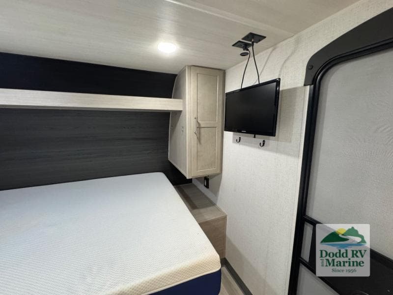 Pre-Owned 2024 Keystone SPRINGDALE 1800BH - photo - 13