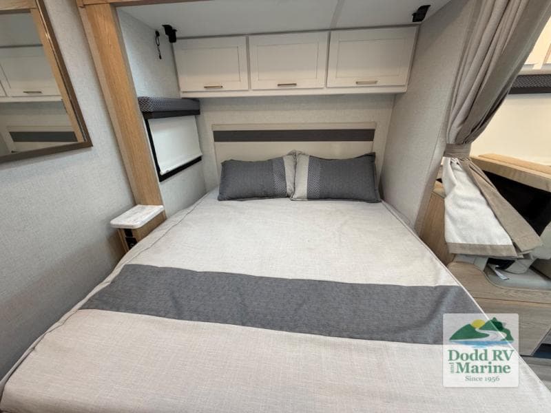 New 2026 Thor Motor Coach FOUR WINDS 24LT - photo - 39
