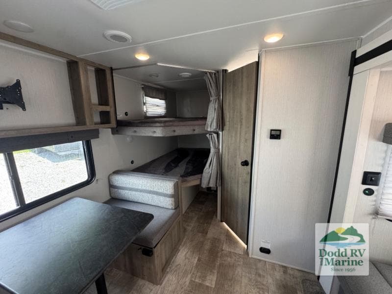 Pre-Owned 2023 Forest River 25BHSC PUMA - photo - 5