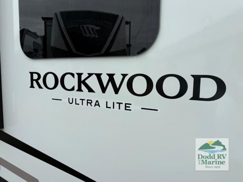 New 2027 Forest River ROCKWOOD ULTRA LITE 301FKT - photo - 18