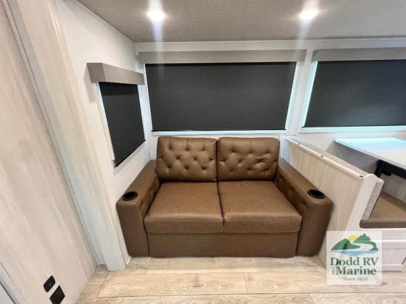Pre-Owned 2026 Forest River, Inc. Surveyor Legend 303BHLE - photo - 11