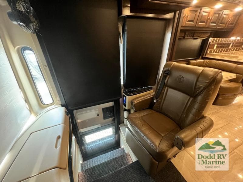 Pre-Owned 2017 Tiffin ALLEGRO BUS 37AP - photo - 5