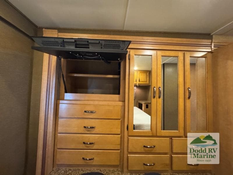 Pre-Owned 2016 Thor Four Winds 31W - photo - 33