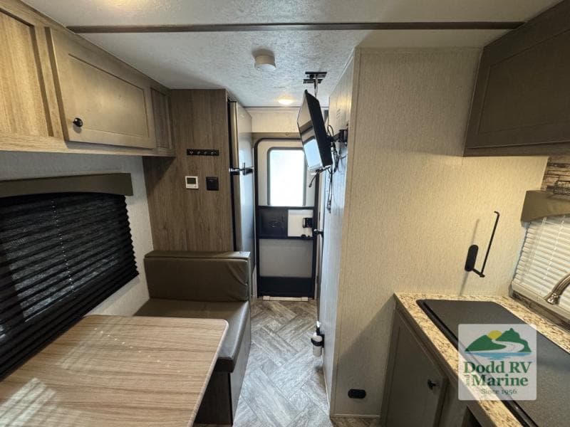 Pre-Owned 2024 Sunlite Sun LIte 16BH - photo - 6
