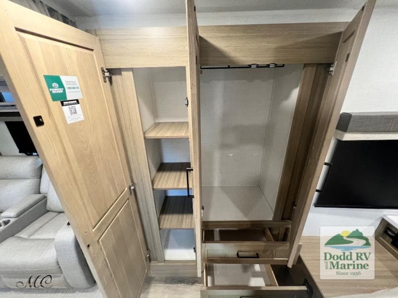 New 2027 Forest River ROCKWOOD MINI LITE 2522FB - photo - 11