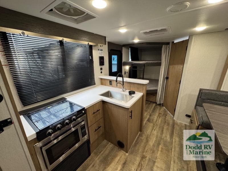 Pre-Owned 2024 Forest River CAMPSITE RESERVE 23LM - photo - 10