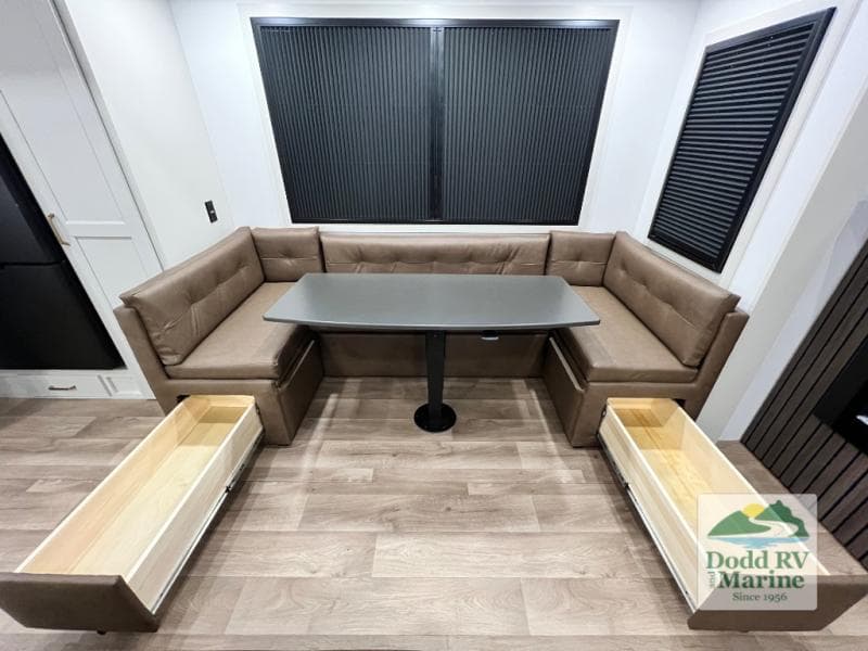 New 2027 Grand Design SOLITUDE INFLUENCE 3904BH - photo - 14