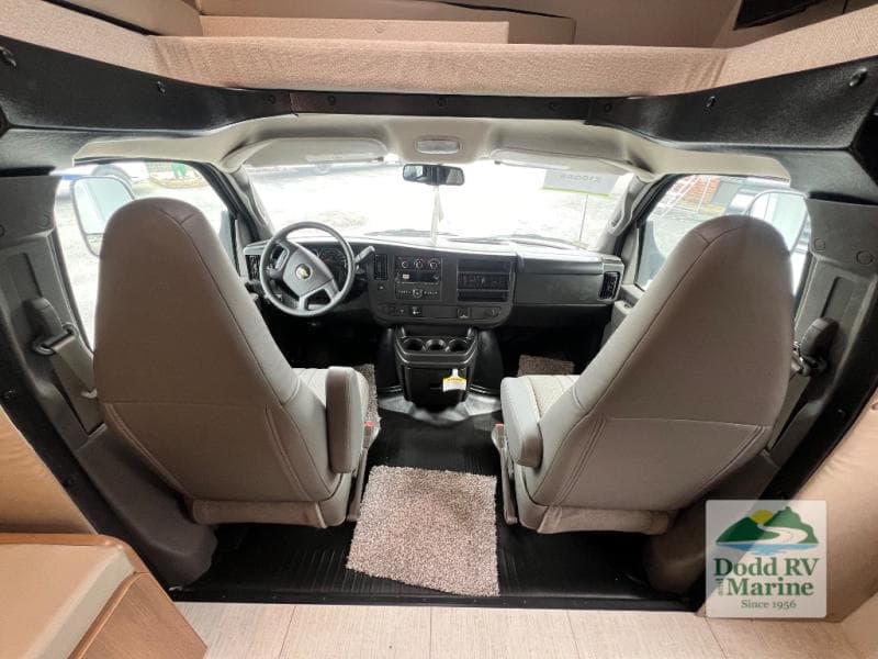 New 2027 Coachmen LEPRECHAUN 210QSS - photo - 6