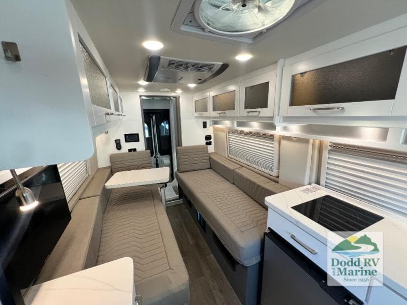Pre-Owned 2024 Coachmen NOVA 20RB - photo - 5