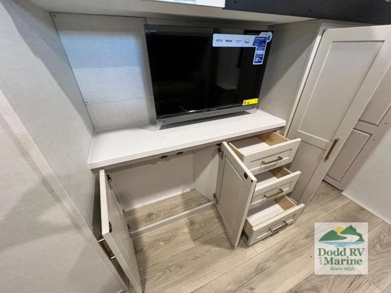 New 2027 Forest River ROCKWOOD SIGNATURE 8336BH - photo - 16