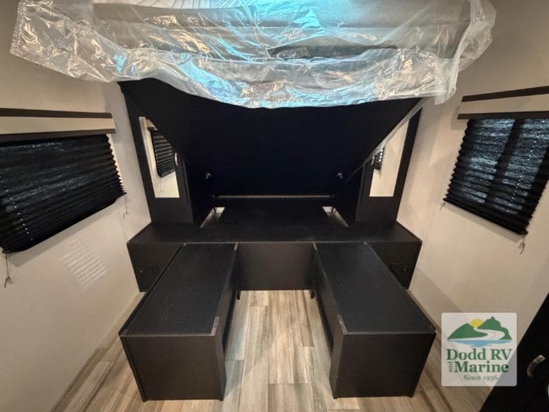 Pre-Owned 2023 Coachman Freedom Express 192RBS - photo - 18